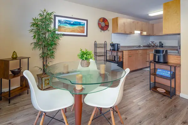 33 Hualalai St #310, Hilo, HI 96720