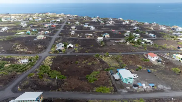 Eiwa Ave, Captain Cook, HI 96704