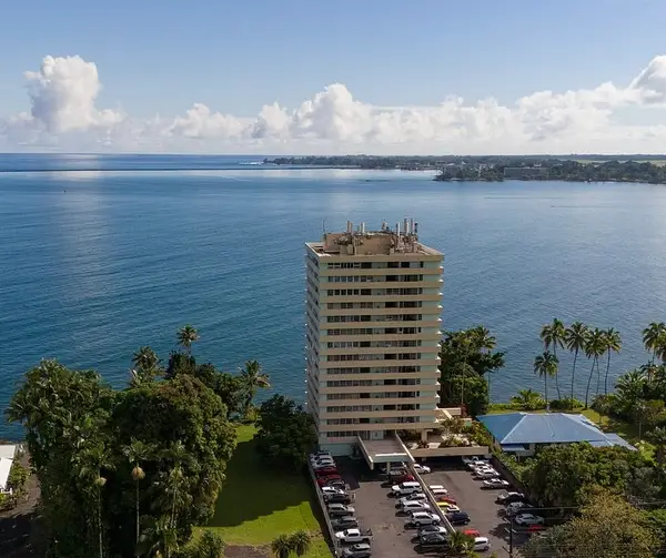 84 Bayshore Towers #1004, Hilo, HI 96720