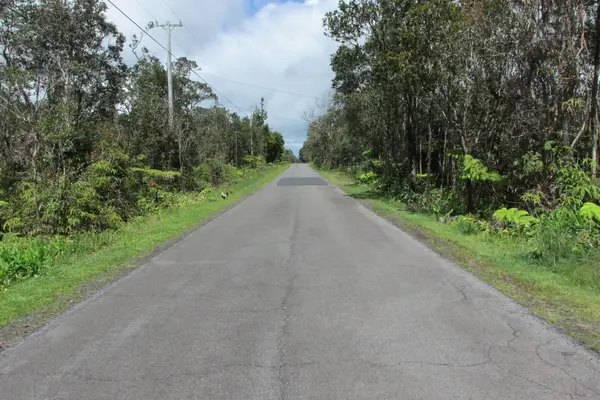 Mokuna St, Volcano, HI 96785
