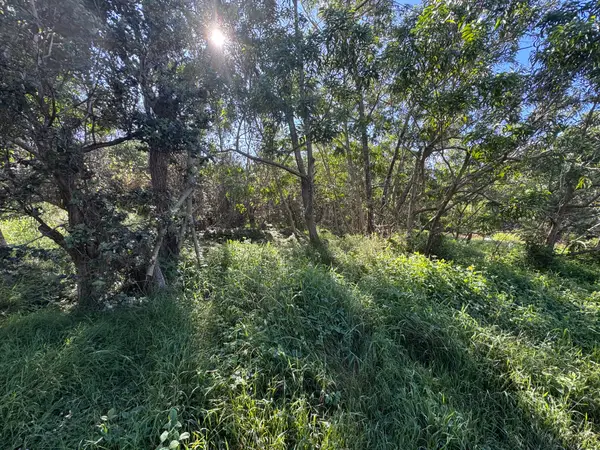 Trade Wind Blvd, Ocean View, HI 96737