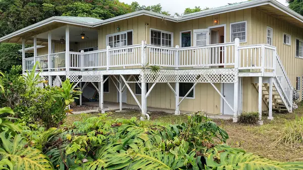 82-5960 Wakida Dr, Captain Cook, HI 96704