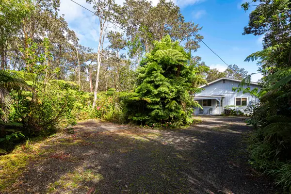 11-3872 10th St, Volcano, HI 96785