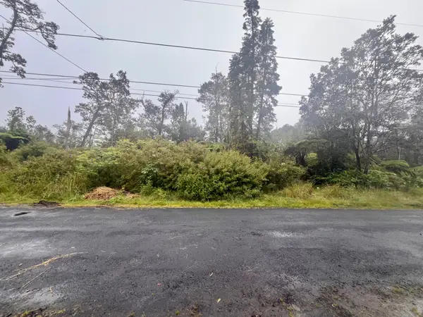 Kekoanui St, Volcano, HI 96785