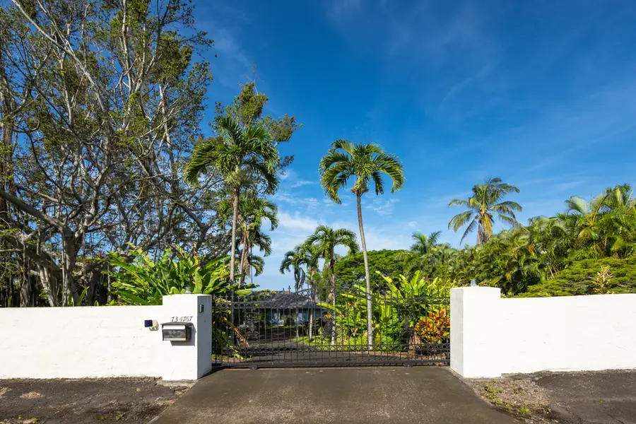 73-4767 Halolani St, Kailua Kona, HI 96740 - #2