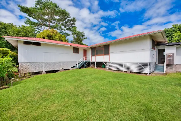 275 Kaumana Dr, Hilo, HI 96720