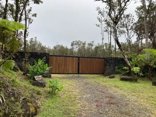Huakai St, Volcano, HI 96785