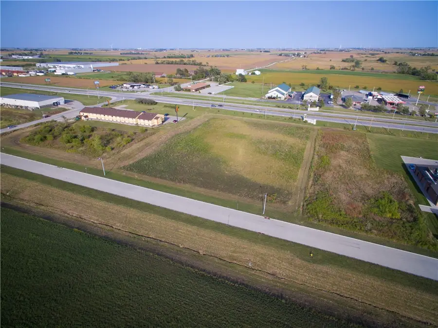 1 Lang Creek Avenue, Grinnell, IA 50112 - Image #3