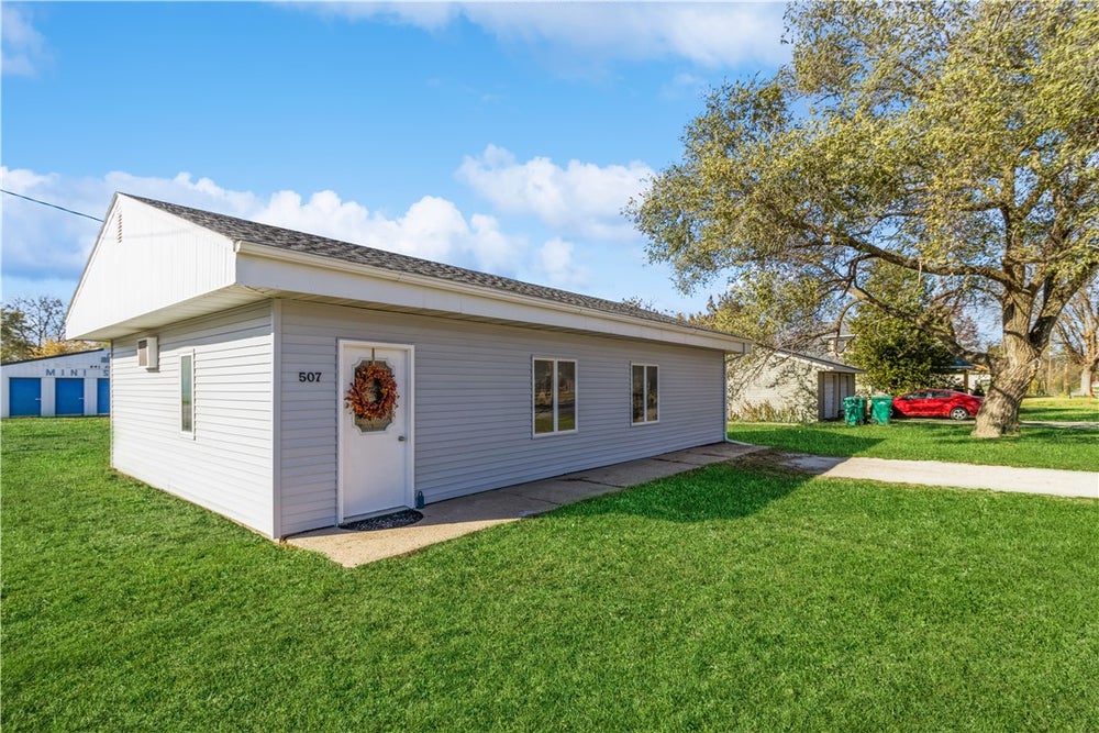 507 West Street, New Virginia, IA 50210 BHGRE