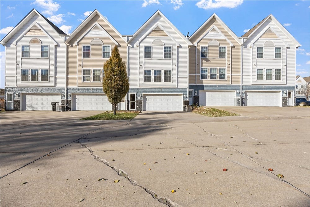 1159 SE Village View Lane, Ankeny, IA 50021 BHGRE