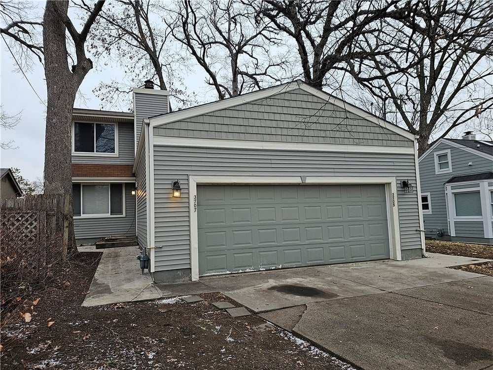 3705 Urbandale Avenue, Des Moines, IA 50310 BHGRE