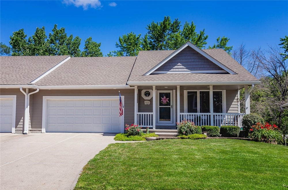 1118 SE Mallard Creek Drive, Ankeny, IA 50021 BHGRE