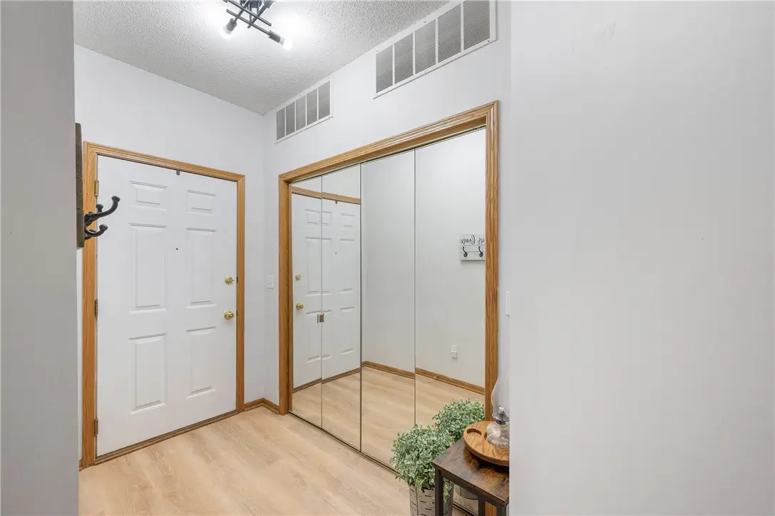 2531 Patricia Drive, Urbandale, IA 50322 - Image #1