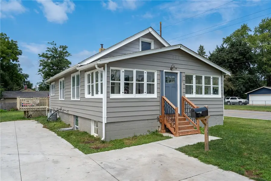 4150 66th Street, Urbandale, IA 50322 - #2