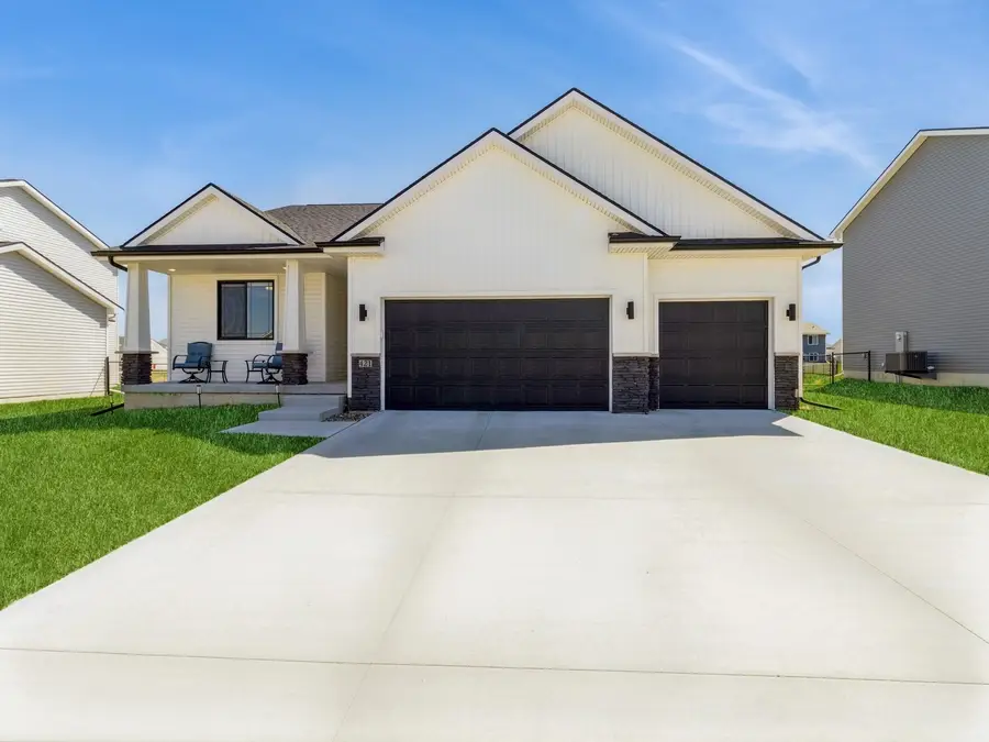 421 Wicker Drive, Huxley, IA 50124 - Image #3