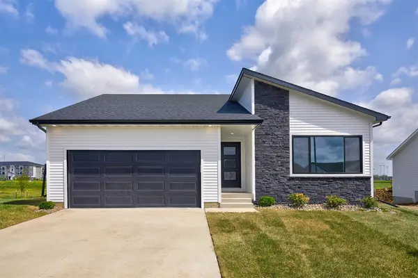 635 NW Compass Avenue, Waukee, IA 50263