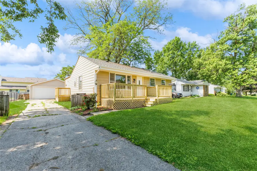 1916 Locust Street, West Des Moines, IA 50265 - Image #2