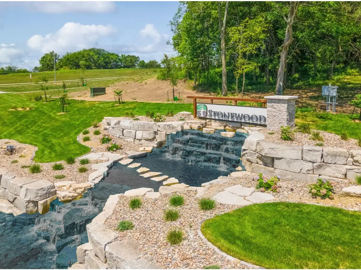 1581 S Stonewood Drive, West Des Moines, IA 50266 - Image #1