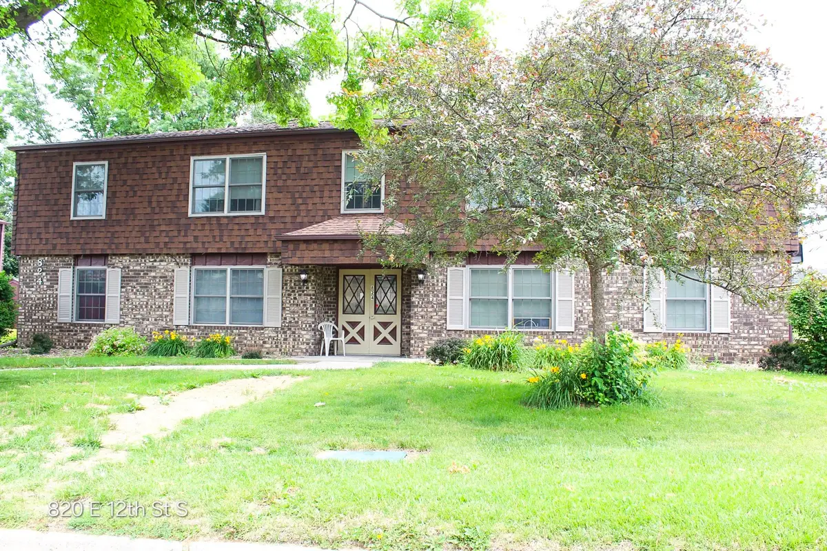 824 & 820 E 12th Street S, Newton, IA 50208 - Image #1