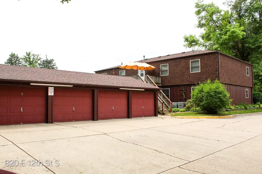 824 & 820 E 12th Street S, Newton, IA 50208 - Image #3