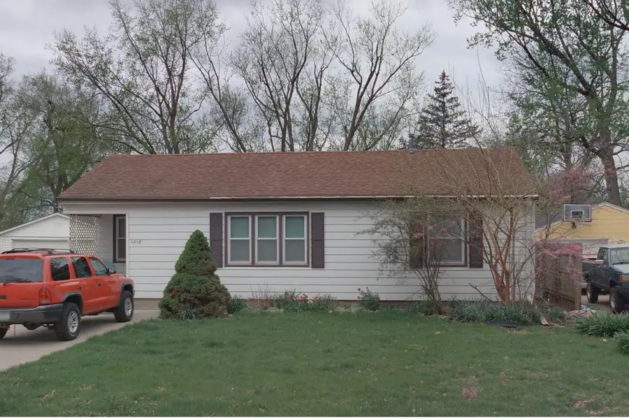 1218 68th Street, Windsor Heights, IA 50324 - Image #2