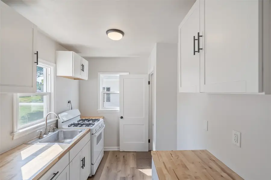 2807 1st Street, Des Moines, IA 50313 - Image #3