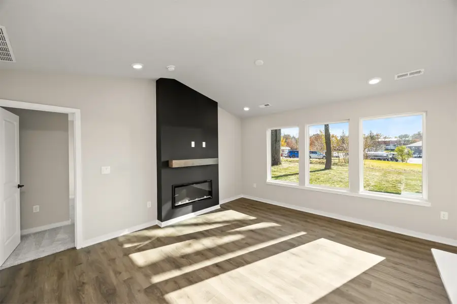 4311 Grover Woods Lane, Des Moines, IA 50317 - Image #3