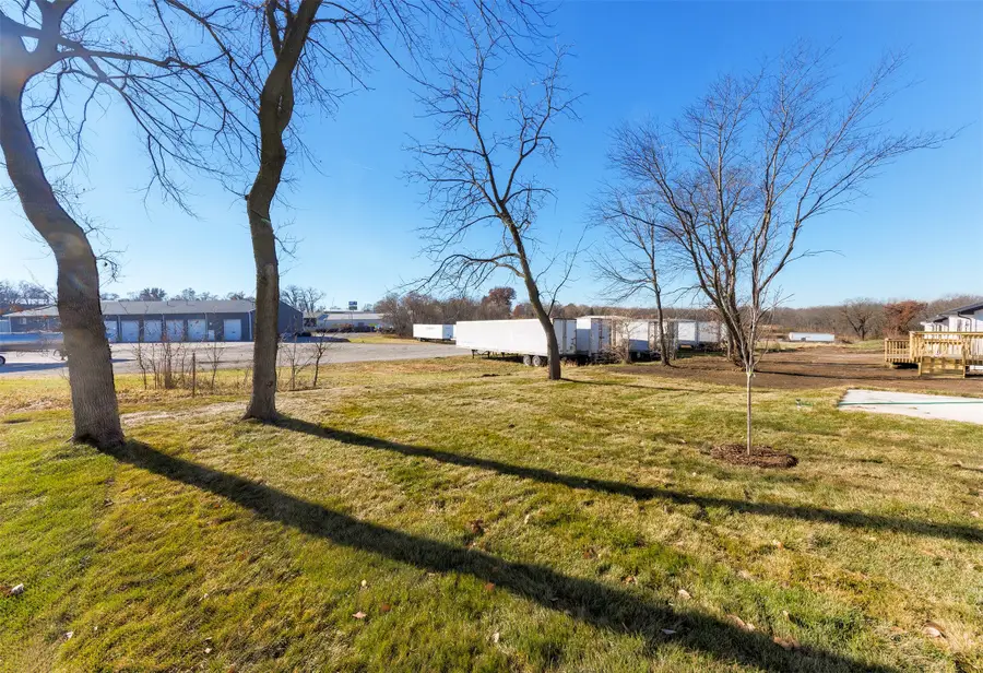 4303 Grover Woods Lane, Des Moines, IA 50317 - Image #3