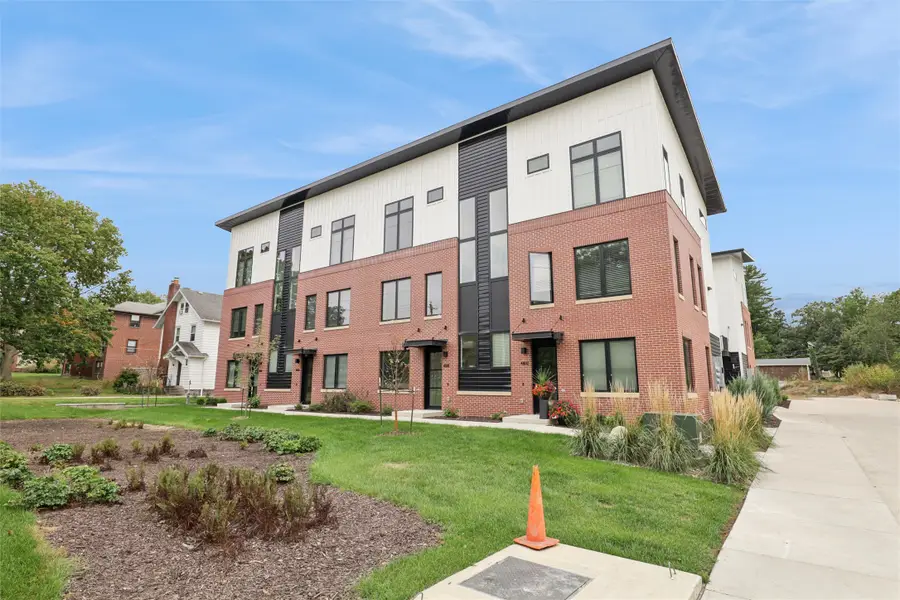 4836 Ingersoll Avenue, Des Moines, IA 50312 - #2