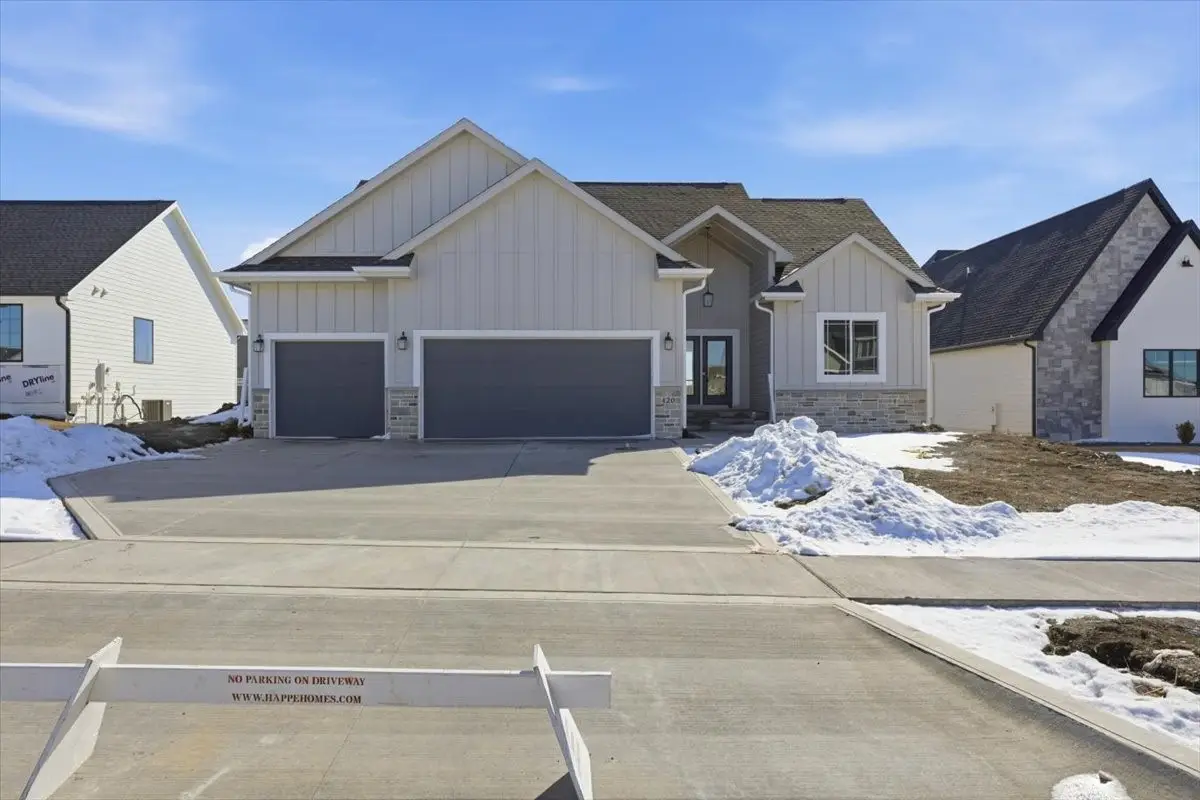 420 NW Red Oak Court, Waukee, IA 50263 - #1