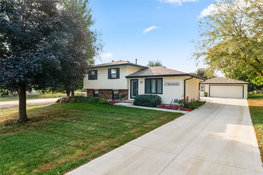 105 Feller Curve, Van Meter, IA 50261 - Image #2