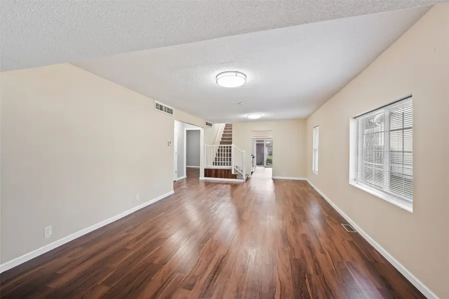 2022 E 39th Street, Des Moines, IA 50317 - Image #3