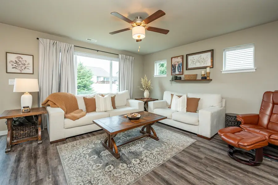 757 NE Macey Way, Waukee, IA 50263 - Image #2