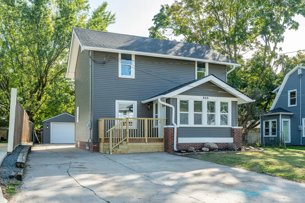 623 S 4th Avenue W, Newton, IA 50208 - Image #1