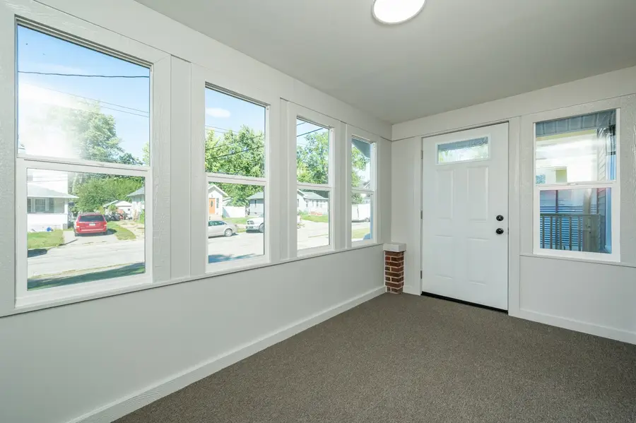 623 S 4th Avenue W, Newton, IA 50208 - Image #2