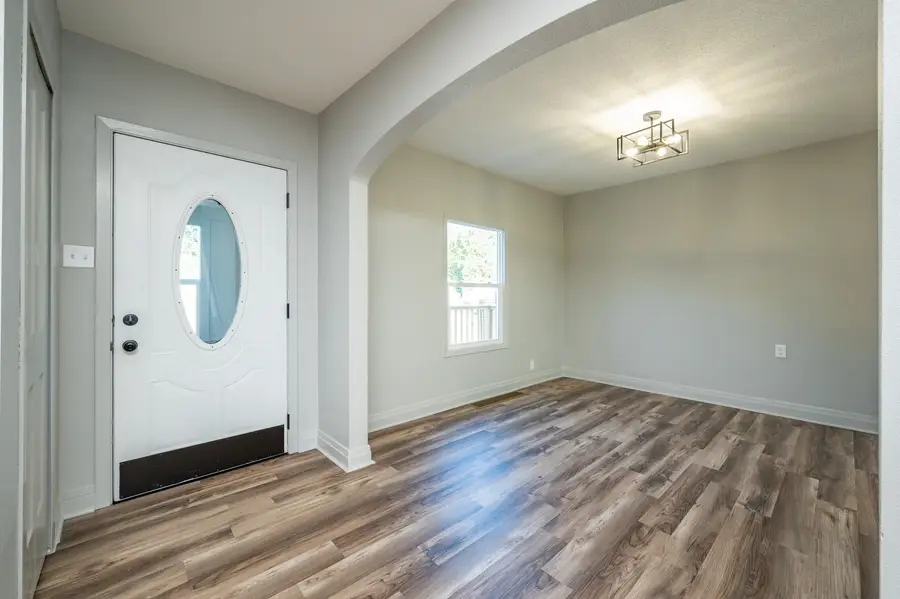 623 S 4th Avenue W, Newton, IA 50208 - Image #3