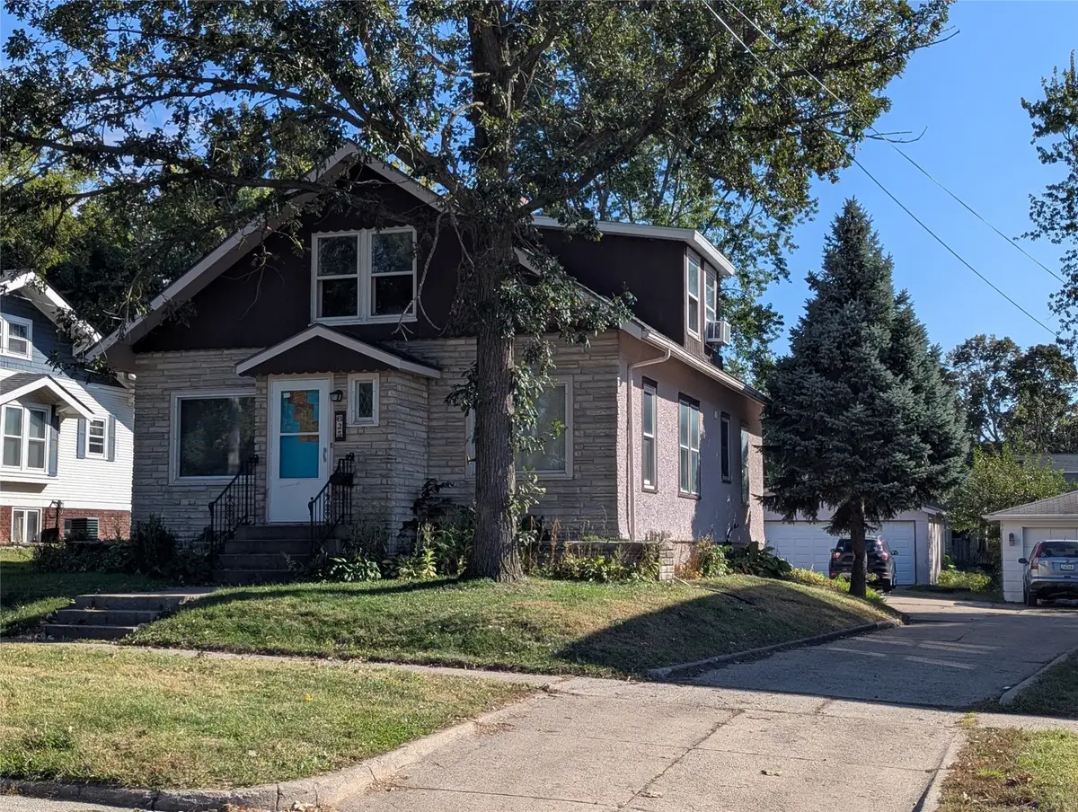 625 S 3rd Avenue W, Newton, IA 50208 - Image #1