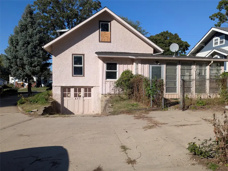 625 S 3rd Avenue W, Newton, IA 50208 - Image #2