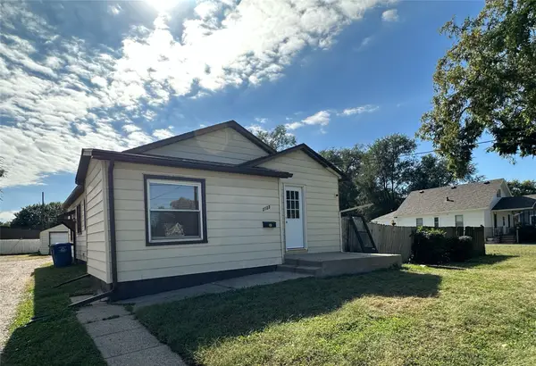 2123 Des Moines Street, Des Moines, IA 50317
