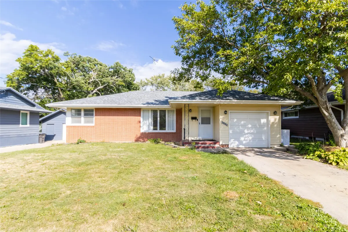 3027 Shawnee Avenue, Des Moines, IA 50310 - Image #1