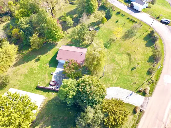 6039 N Lakeshore Drive, Brooklyn, IA 52211