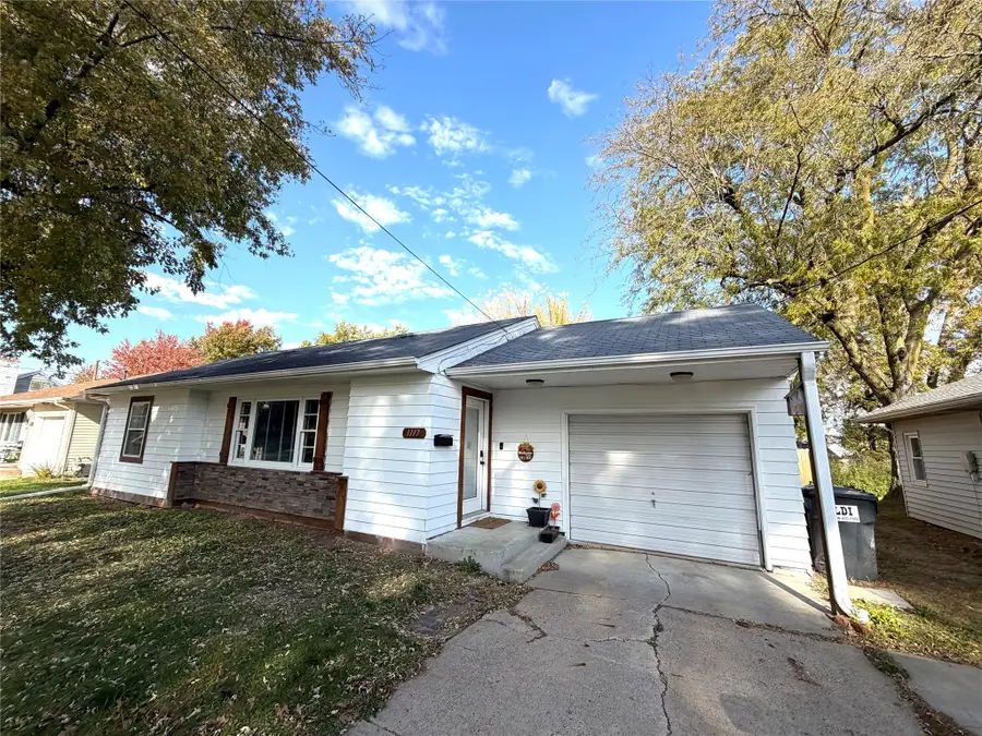 1117 3rd Avenue, Oskaloosa, IA 52577 - Image #2