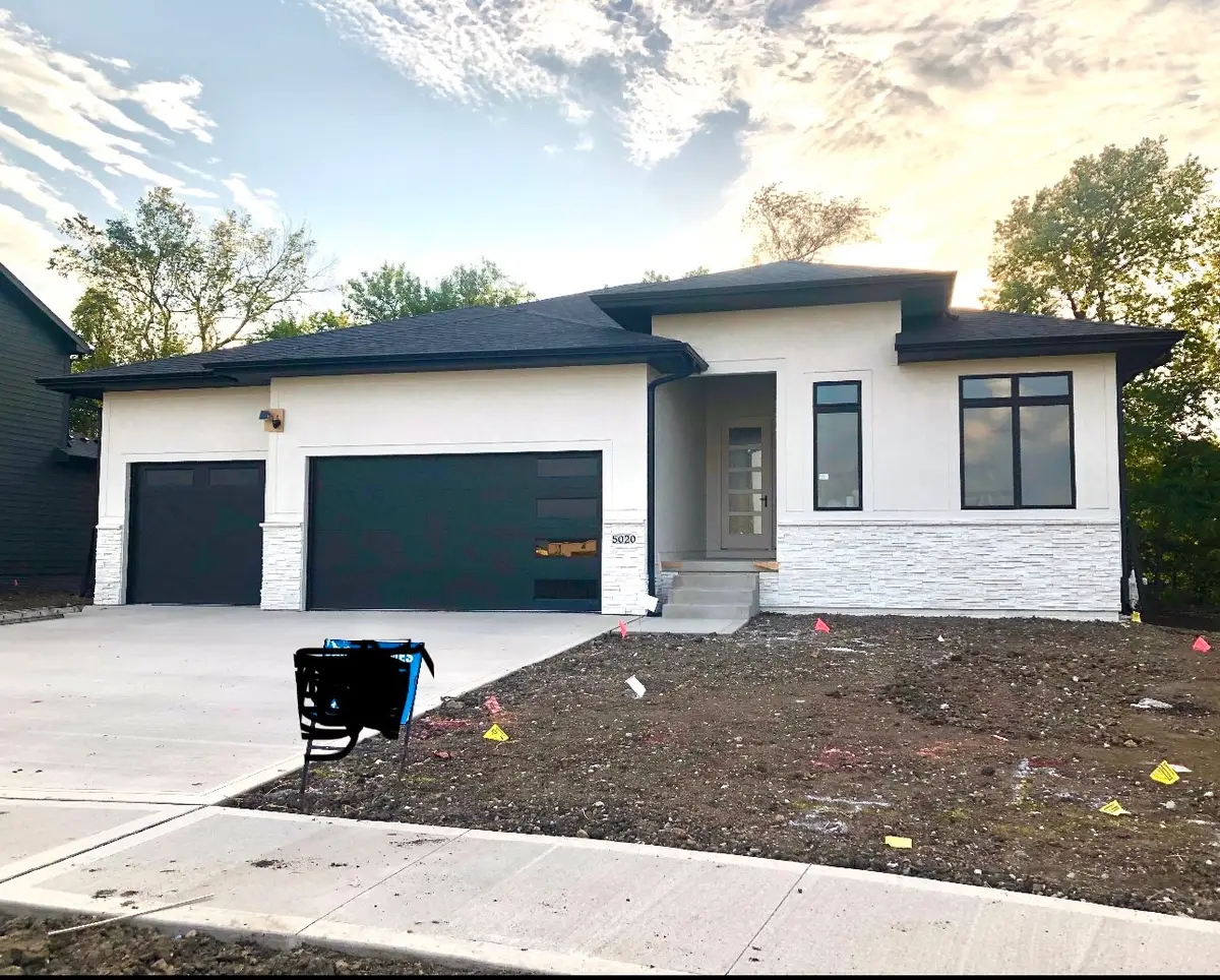 5020 176th Street, Urbandale, IA 50323 - Image #1