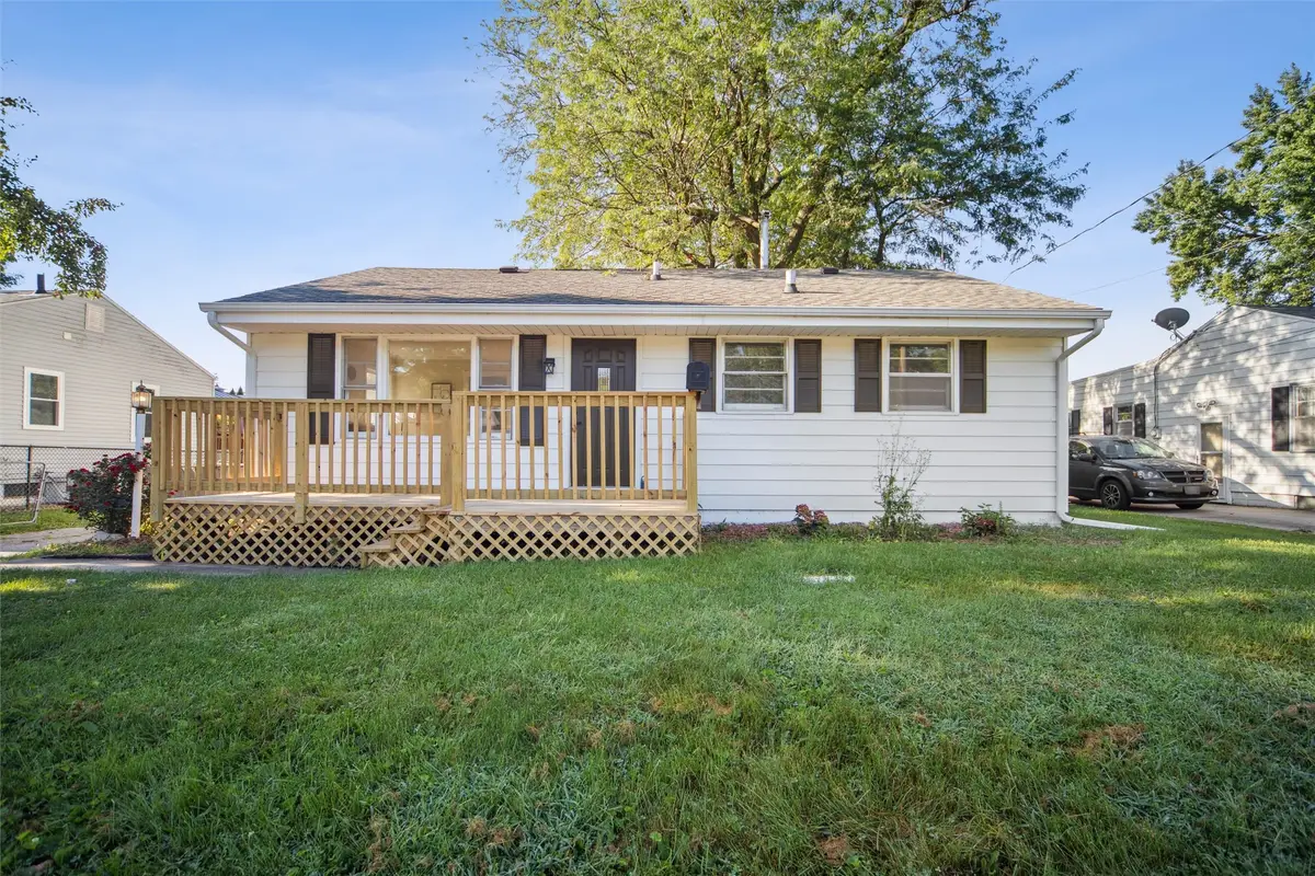 1916 Locust Street, West Des Moines, IA 50265 - #1