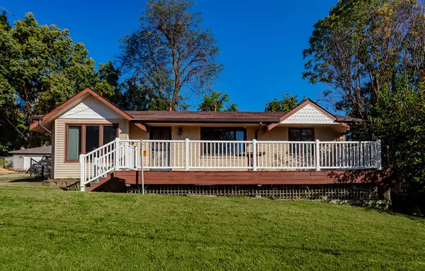 4210 Timber Lane, Des Moines, IA 50317