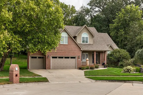 6925 Northglenn Way, Johnston, IA 50131