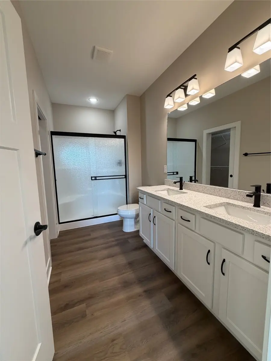 217 Lynch Lane, Pella, IA 50219 - #3