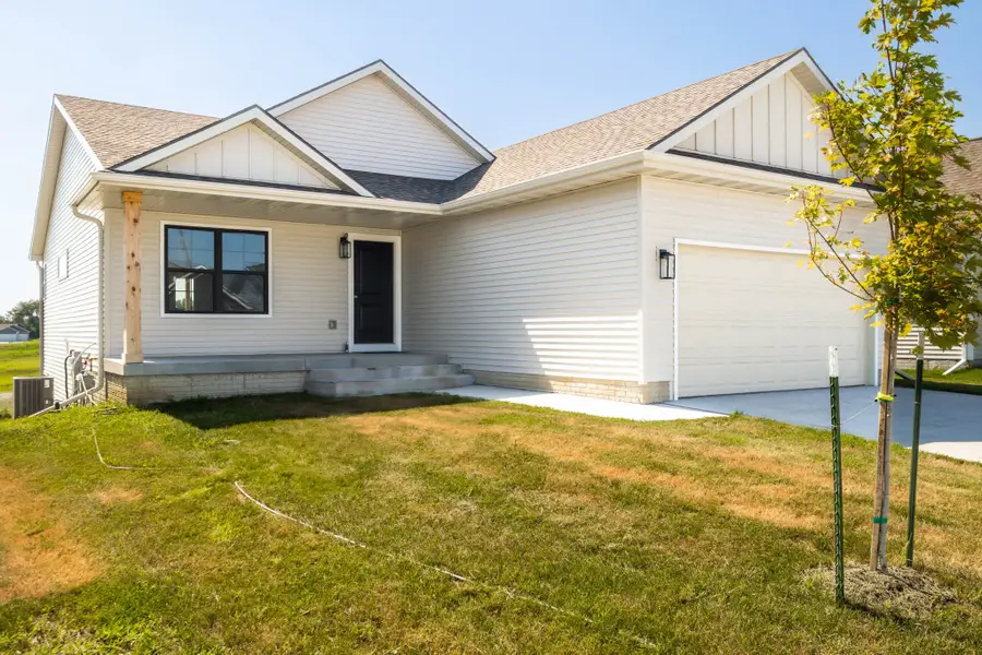 201 S Valley View Drive, Norwalk, IA 50211 - Image #2