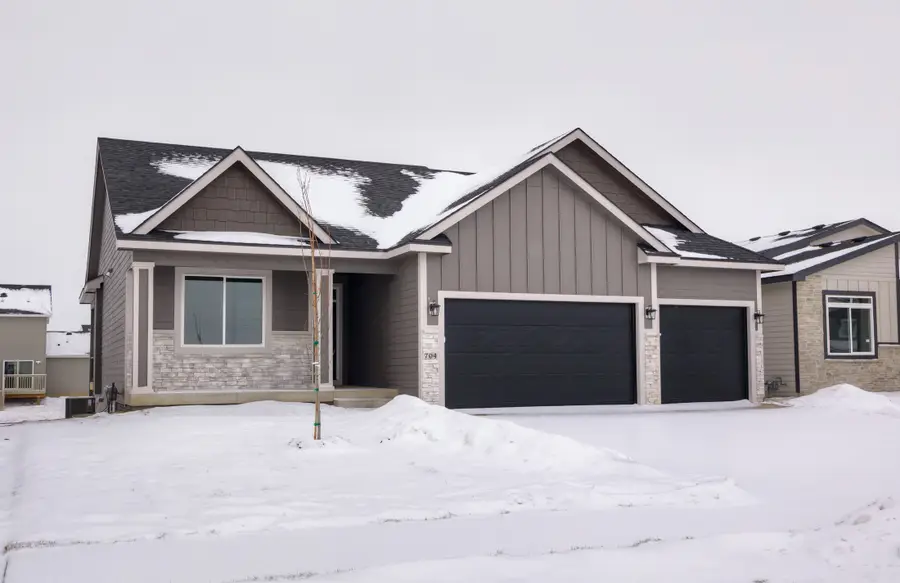 704 NE Doe Pointe Drive, Ankeny, IA 50021 - Image #2