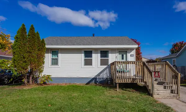 2916 Walker Street, Des Moines, IA 50317